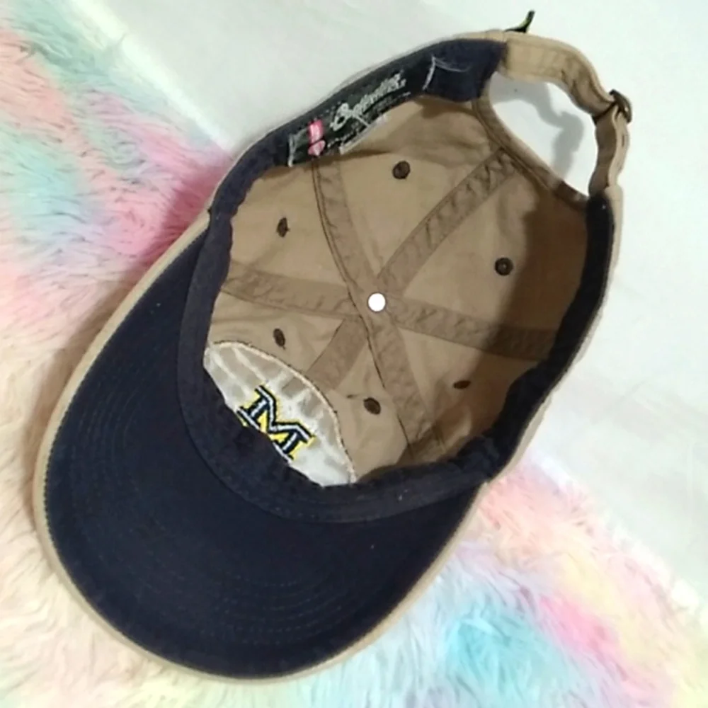 Vintage The University Of Michigan Wolverines Adjustable Back Hat UNISEX